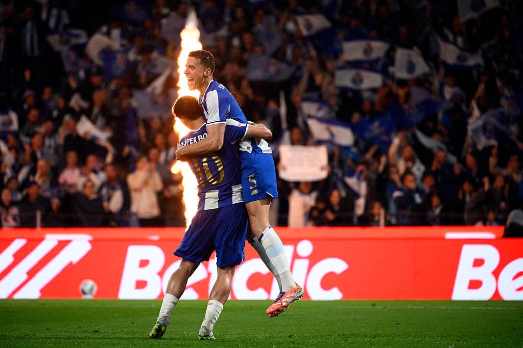🏆 Porto thank rivals, do their bit and are Portuguese champions again