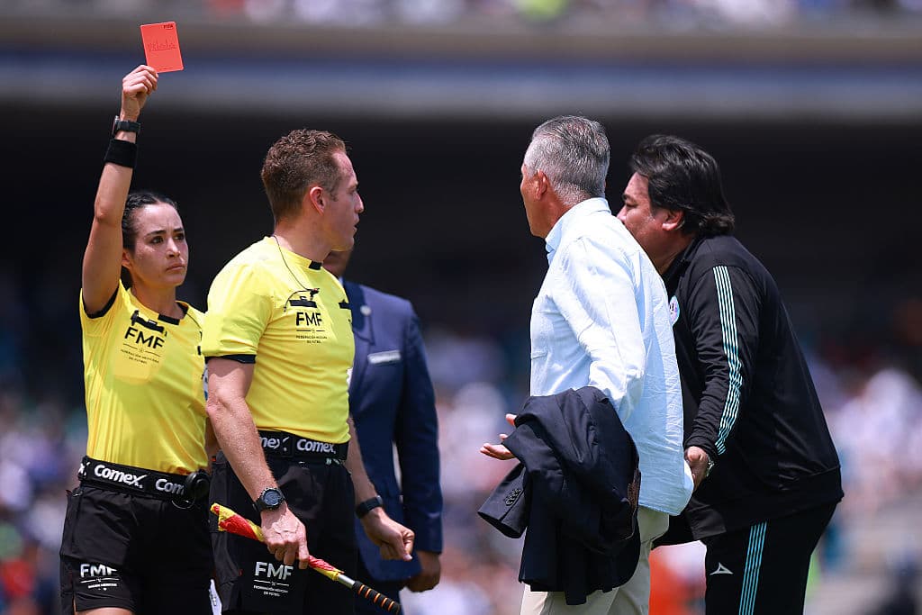 Bueno reportedly lays into Katia Itzel: now it's a woman...