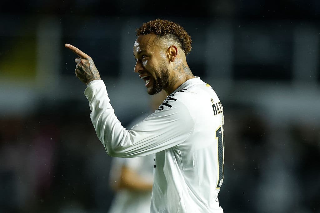 Neymar's case grows for Brazil return after Copa call-up