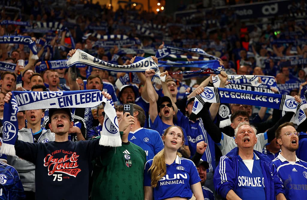🔼 Back for good this time? Schalke seal their Bundesliga return