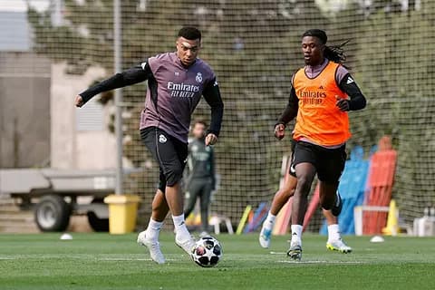 📸The image everyone wanted, Mbappé is back with the squad