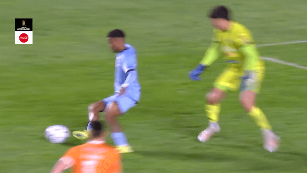 Forward scores Ronaldo-style in Fluminense's Libertadores group, watch 📹