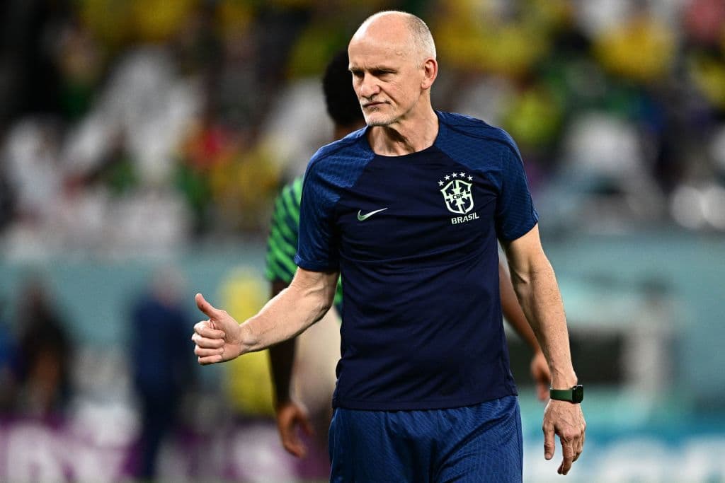 Bento in trouble? Taffarel on keeper's error before call-up