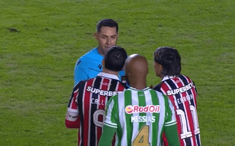 🎥 São Paulo forward sent off 30 seconds after coming on