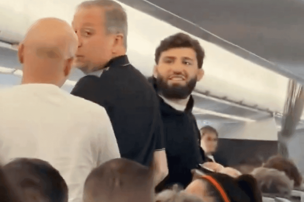 Arman Tsarukyan removed from plane, American Airlines issues statement regarding incident