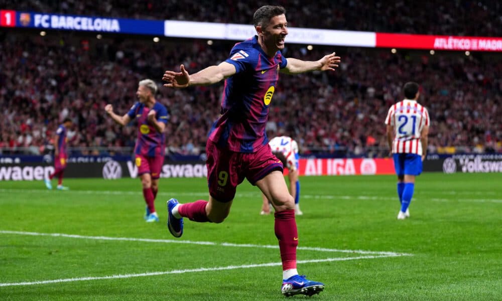 Barcelona open contract talks with Robert Lewandowski