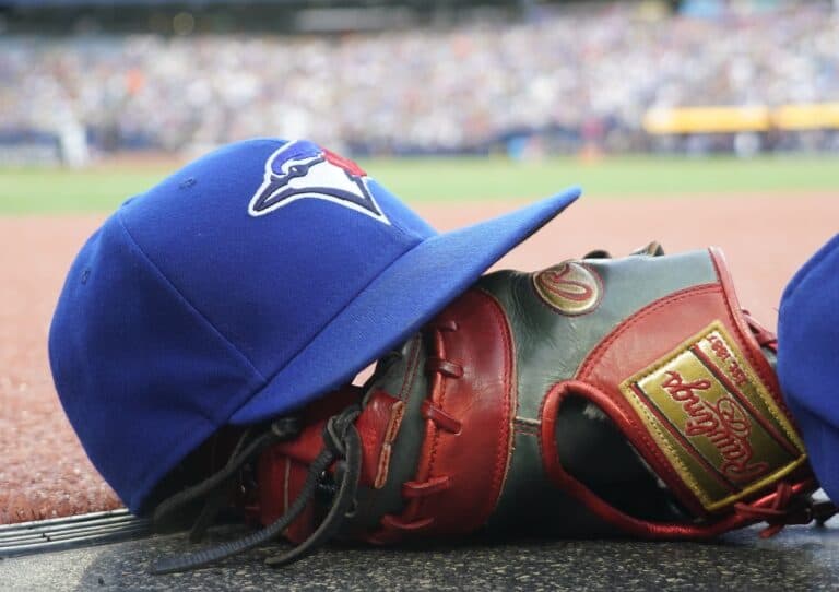 Blue Jays to promote 18-year-old shortstop prospect