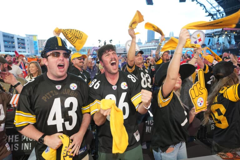Pittsburgh flexes on major cities with massive 2026 NFL Draft crowd