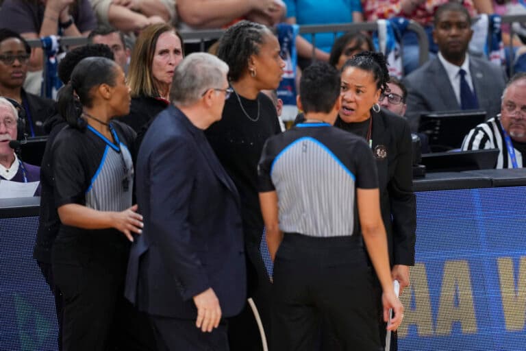 UConn’s Geno Auriemma reveals details of private Dawn Staley apology
