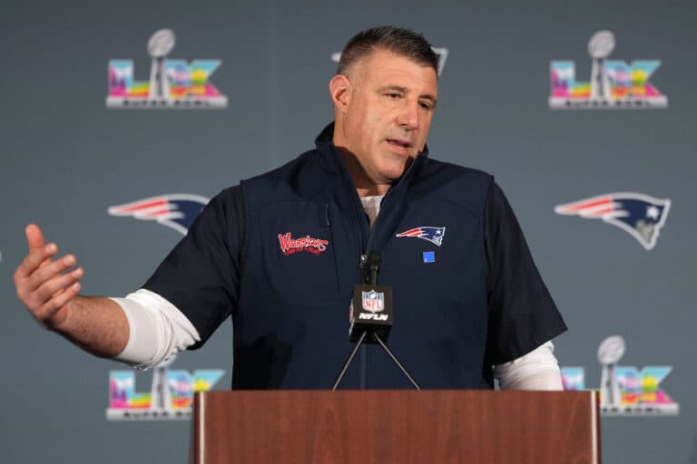 New England Patriots’ Mike Vrabel staying as head coach, vowing to be ‘better version of himself’