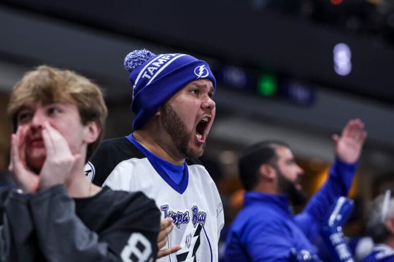 Lightning fans break out ‘USA’ chants in Game 1 loss to Canadiens