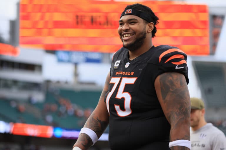 Orlando Brown Jr. makes case for Bengals to acquire ‘baller’ Dexter Lawrence