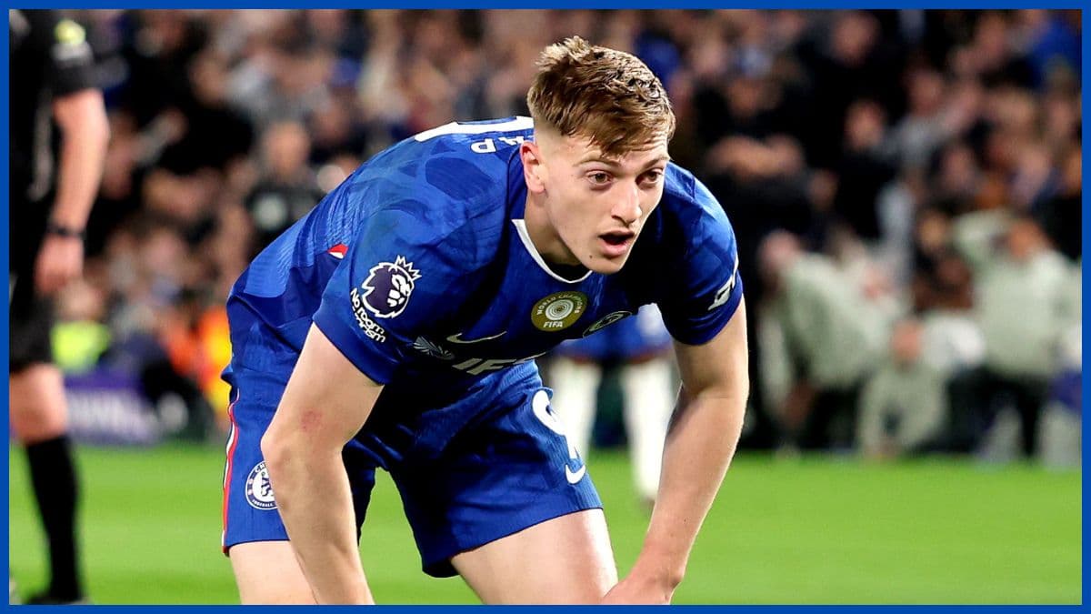 What “sources” have told top Chelsea writer about why Liam Delap can’t score