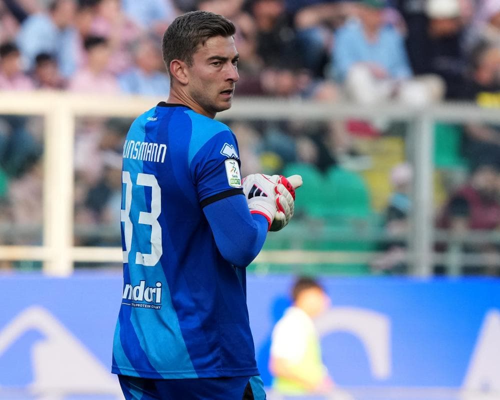 US goalkeeper Jonathan Klinsmann breaks neck playing for Cesena