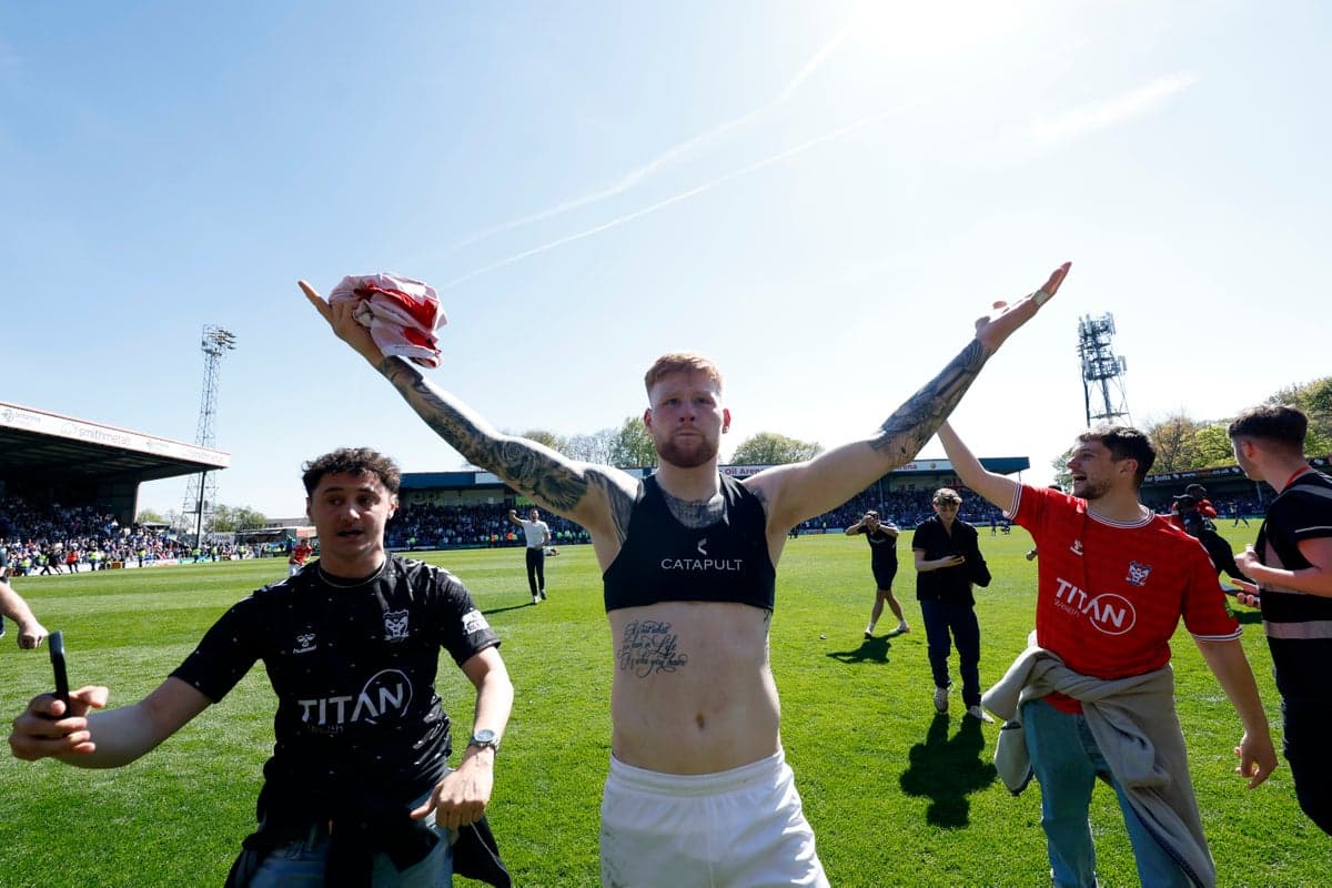 How York broke Rochdale hearts in eight minutes of title-deciding chaos