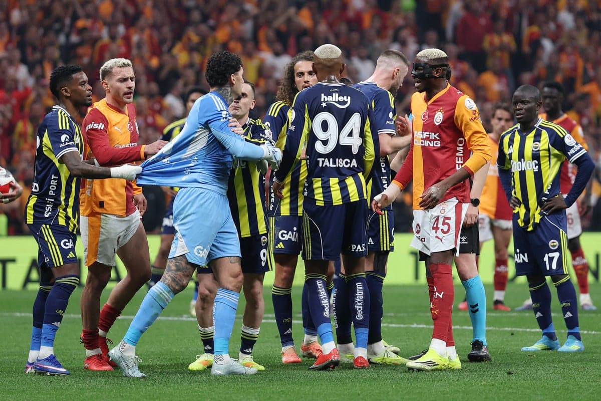 Galatasaray make ‘evil’ refereeing accusation during Turkish title race clash with Fenerbahce