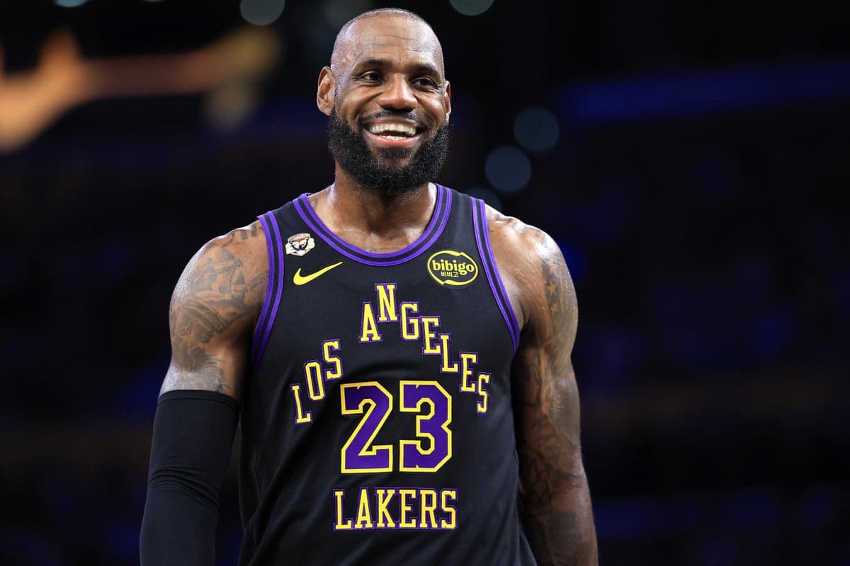 LeBron James hits NBA milestone as LA Lakers crush Suns