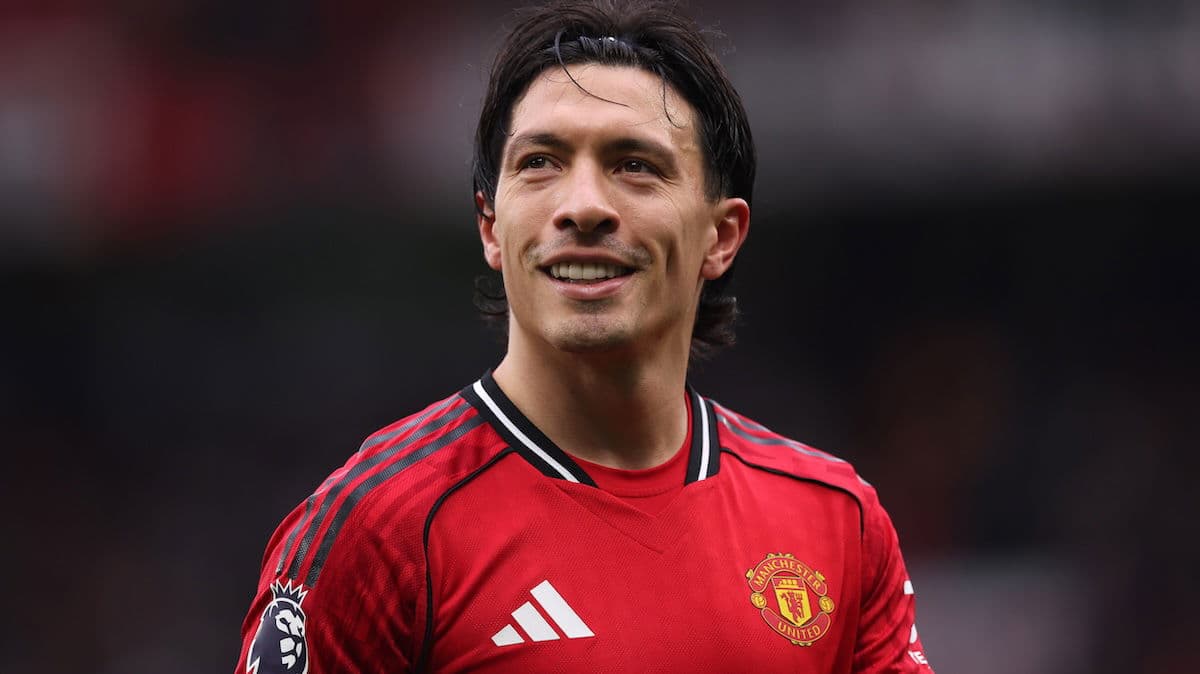 Lisandro Martinez and Shea Lacey set to feature vs Leeds