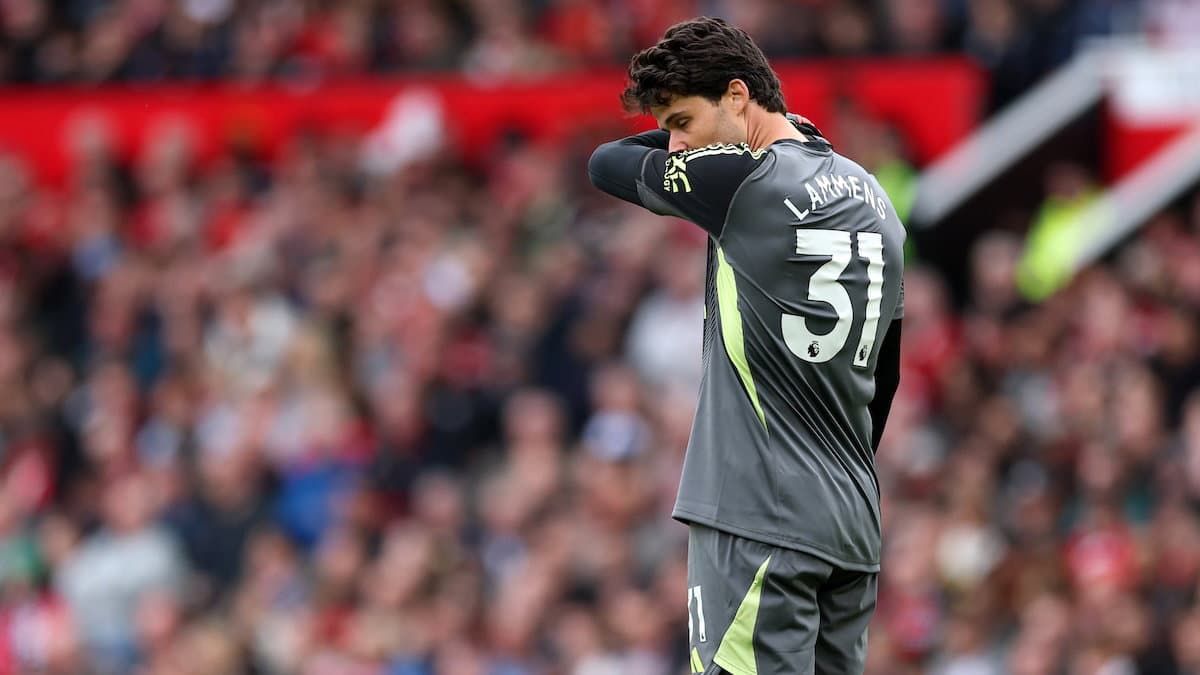 Senne Lammens: Edwin van der Sar issues verdict on United ace
