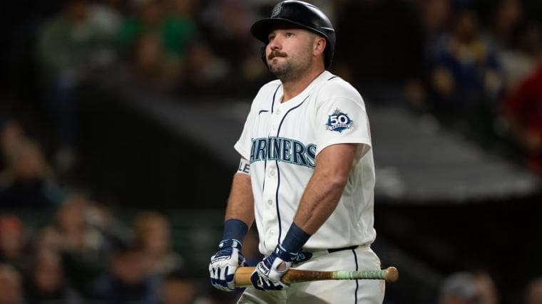 What happened to Cal Raleigh? Mariners catcher off to awful start on heels of historic 2025