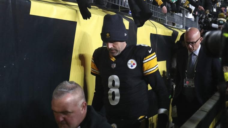 The Steelers don't even know where Aaron Rodgers is