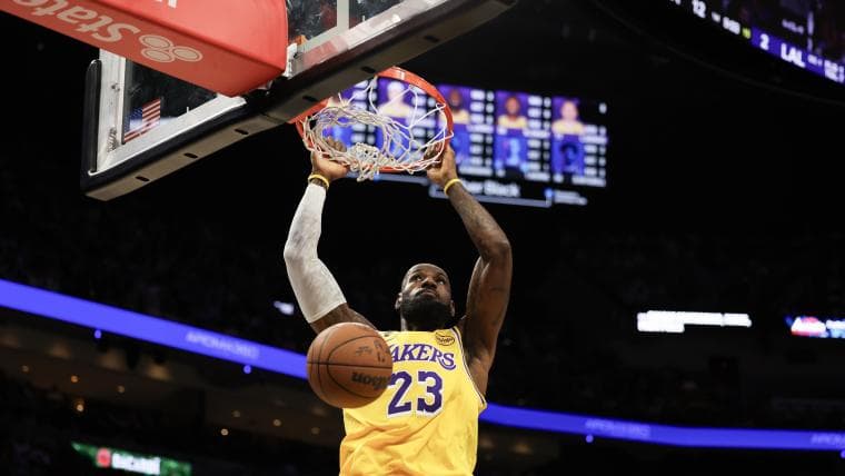 Lakers' LeBron James dunking stats are mind-blowing this season