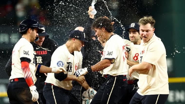 White Sox re-sign former Rangers .678 OPS prospect after Astros stint