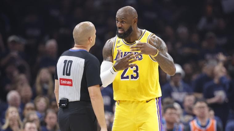 Everyone is saying the same thing about how the refs treated Lakers in Game 2