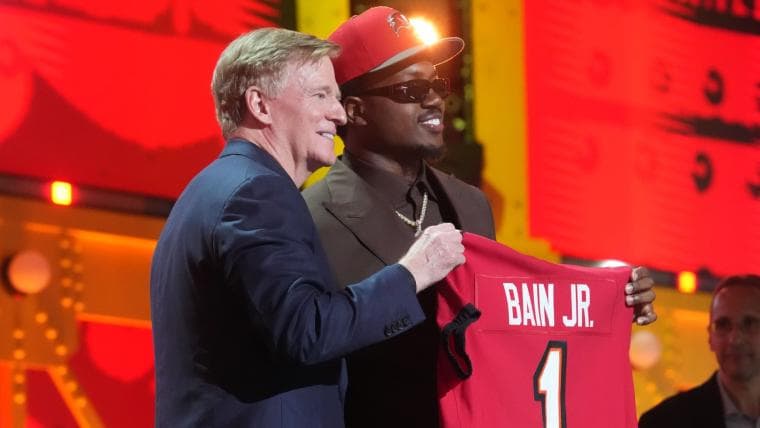 Rueben Bain off to electric start at Buccaneers rookie minicamp