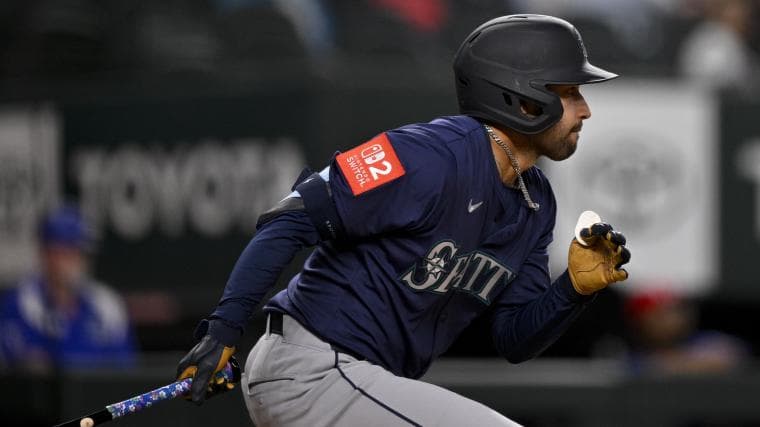 Mariners part ways with 26-year old outfielder as Astros pounce
