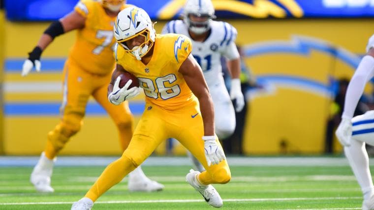 How does Chargers signing David Njoku impact Oronde Gadsden?