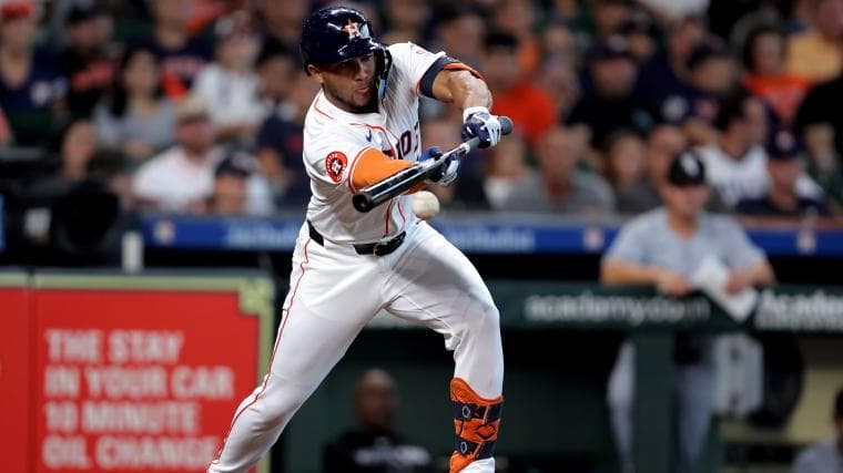 Phillies re-sign former Astros outfielder despite hamstring strain