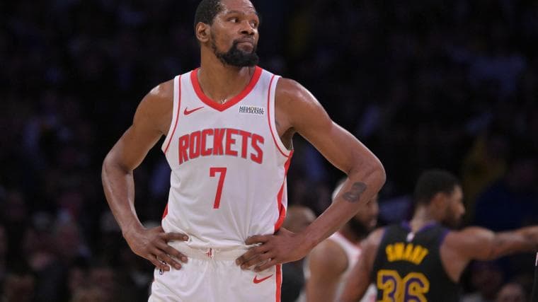 Insane trade idea swirls around Kevin Durant and multiple first-round picks