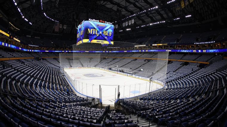 Sabres' anthem singer has message for haters during Canadiens series