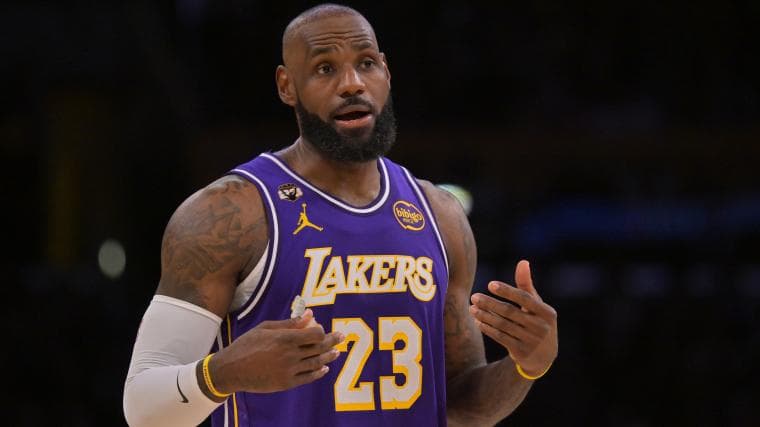 Former LeBron James teammate casts doubt on Lakers return, hints at joining Steph Curry