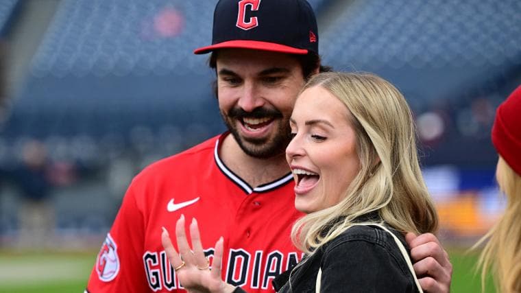 Guardians' Austin Hedges puts a ring on it, gets engaged to Lexi Dickinson after Cleveland win