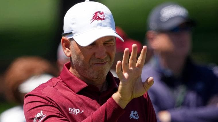 Sergio Garcia breaks his driver, smashes water cooler as LIV golfer loses cool on Masters Sunday