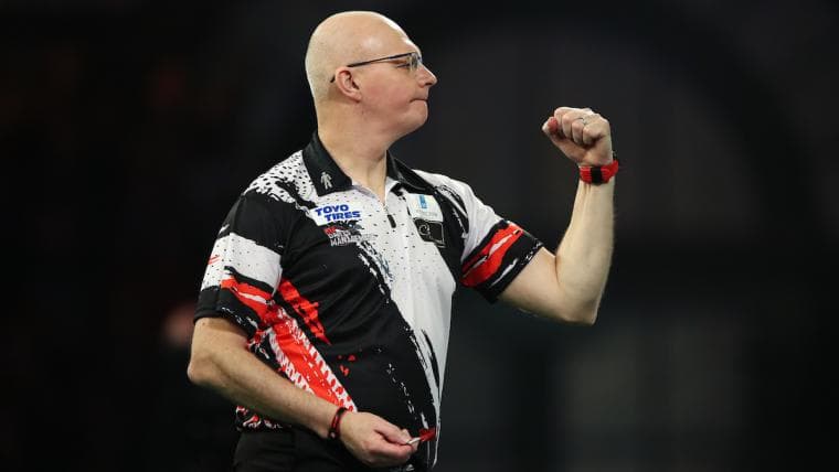 Mickey Mansell shocks former World Champion in European Grand prix opening session