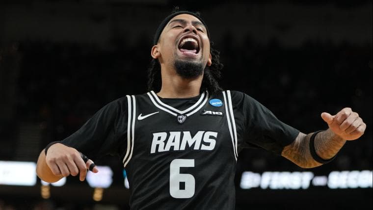 Kansas Jayhawks in mix for 15.7 PPG transfer portal sharpshooter