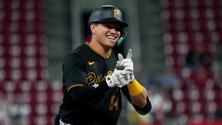 Rangers sign red-hot former Pirates infielder who hit .528 in Mexico