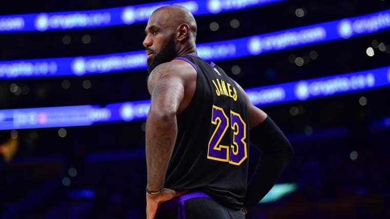 Lakers' LeBron James retirement update involves the media in a repetitive way