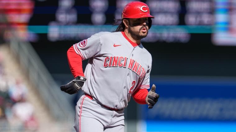 Reds' Eugenio Suarez signing has turned out to be a problem with painful decline
