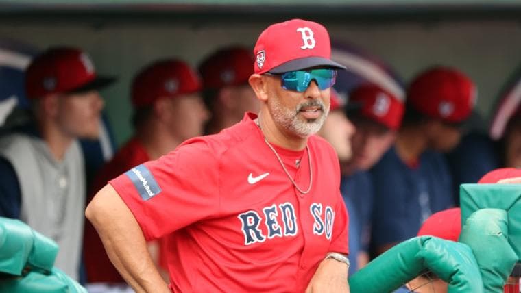 Top MLB insider absolutely blasts Red Sox for Alex Cora decision