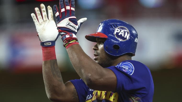 Yasiel Puig makes high-powered debut with Toronto Maple Leafs