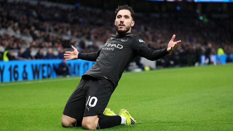 Forgotten Rayan Cherki moment shows Man City's hard-hitting maverick is boxing clever