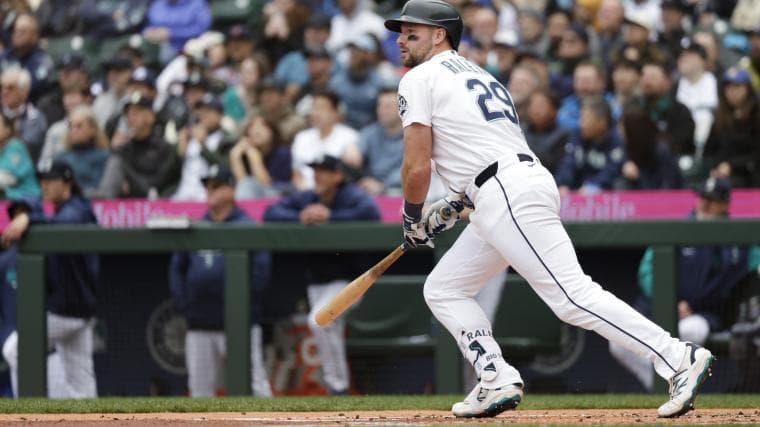 Mariners' Cal Raleigh shows off an unexpected skill to set up Josh Naylor