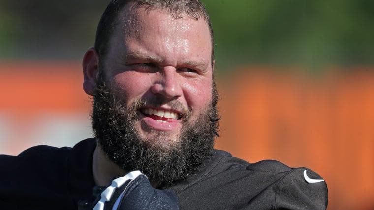 Browns' Joel Bitonio could solve Bills' biggest problem, if he doesn't retire