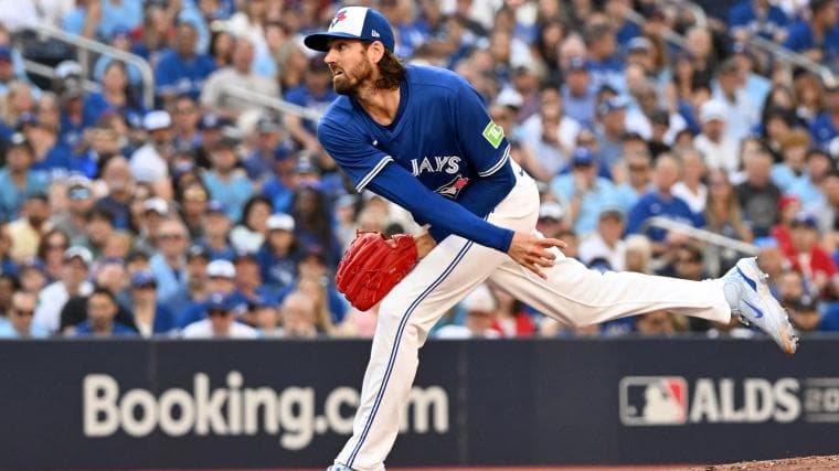 Proposed blockbuster Blue Jays trade sees Toronto land $2.9 million 0.33 ERA breakout superstar, could take over Kevin Gausman's position as ace