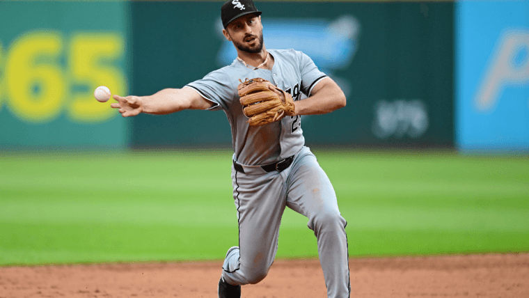 All-Star infielder opts out of Yankees deal to become a free agent