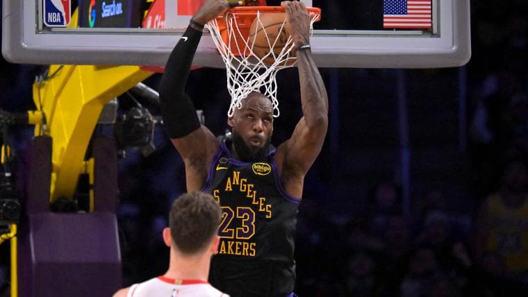 Lakers' LeBron James makes absurdly clear GOAT case vs. Michael Jordan with latest stat